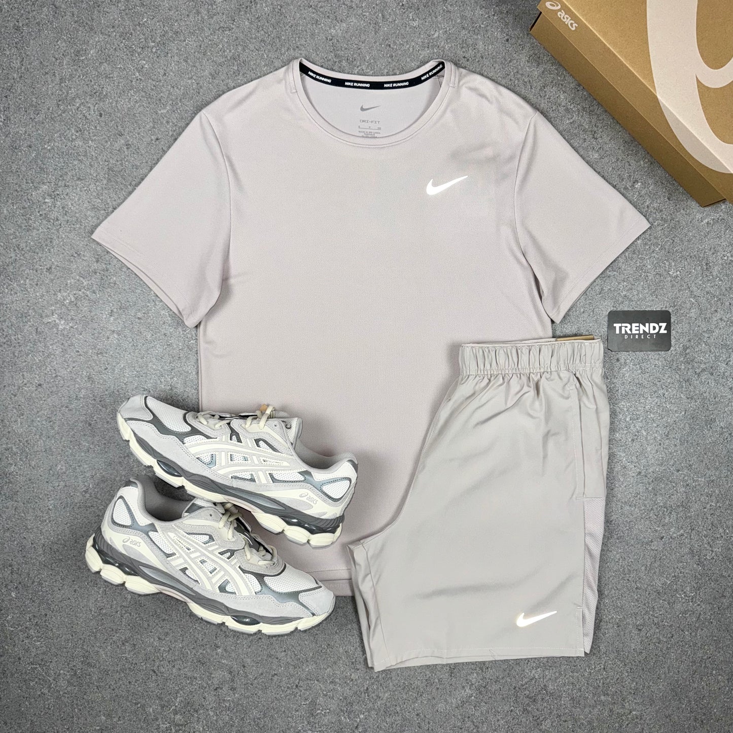 NIKE MILER T-SHIRT & SHORTS SET - CREAM