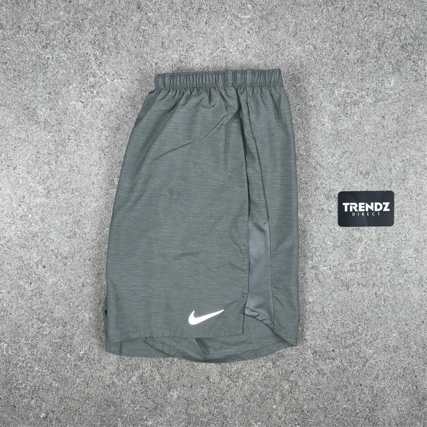 NIKE CHALLENGER SHORTS - GREY