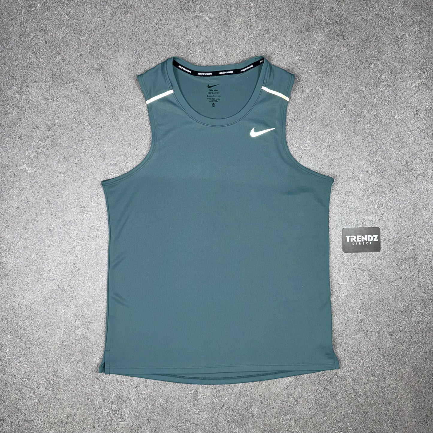 NIKE MILER VEST - JUNGLE GREEN