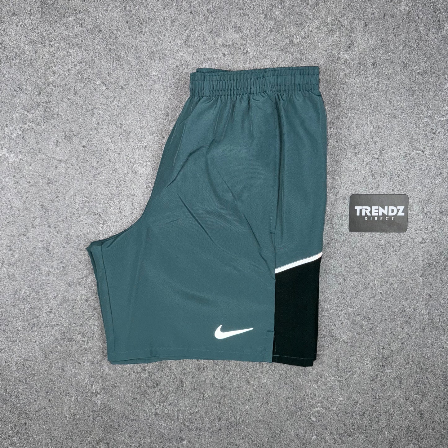 NIKE UV MILER JACKET & MILER SHORTS SET - JUNGLE GREEN
