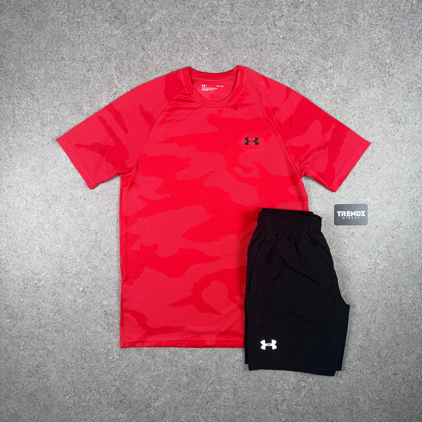 UNDER ARMOUR CAMO T-SHIRT & SHORTS SET - RED