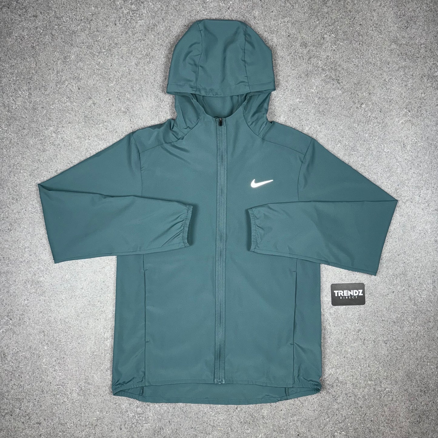 NIKE REPEL WINDRUNNER - JUNGLE GREEN