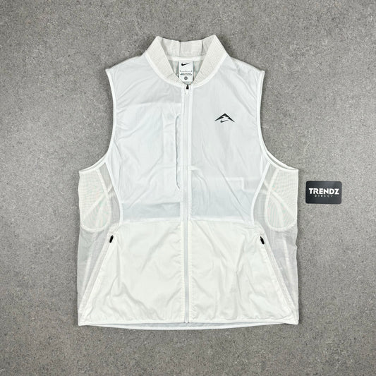 NIKE TRAIL GILET - WHITE