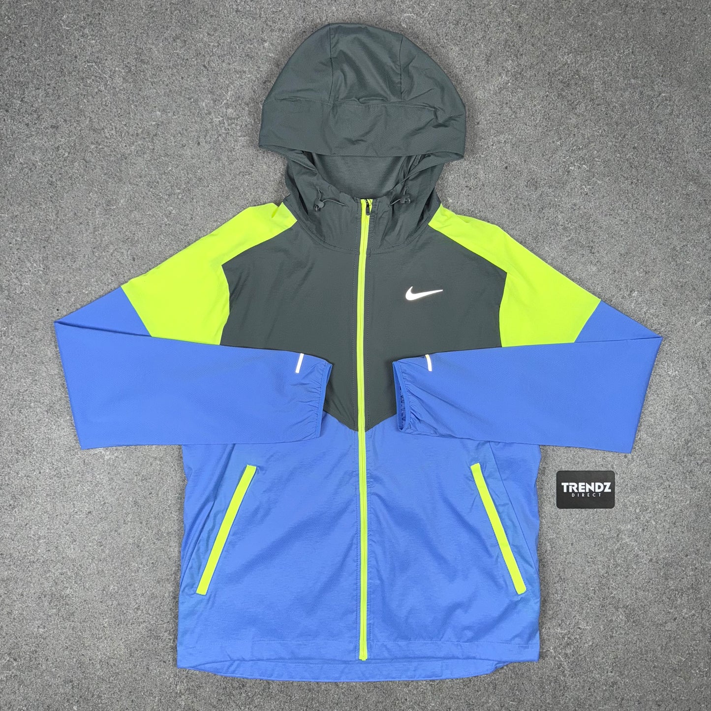 NIKE UV WINDBREAKER - BLUE/VOLT