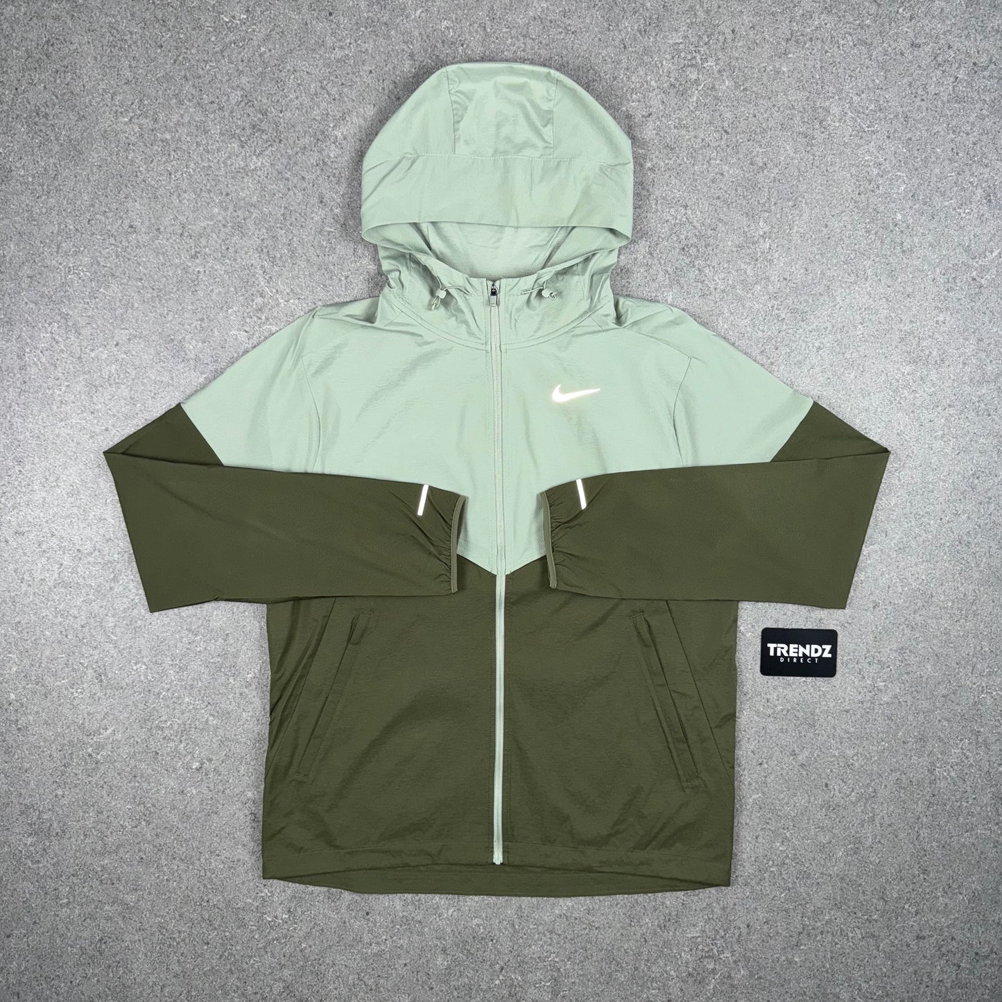 NIKE UV WINDBREAKER - KHAKI/OLIVE