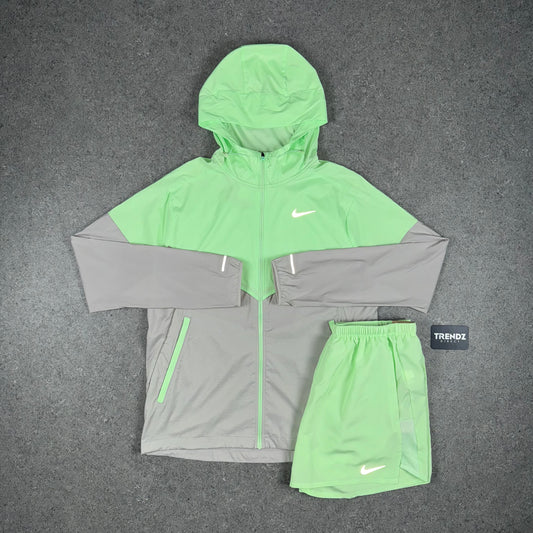 NIKE UV WINDBREAKER & SHORTS SET - VAPOUR GREEN