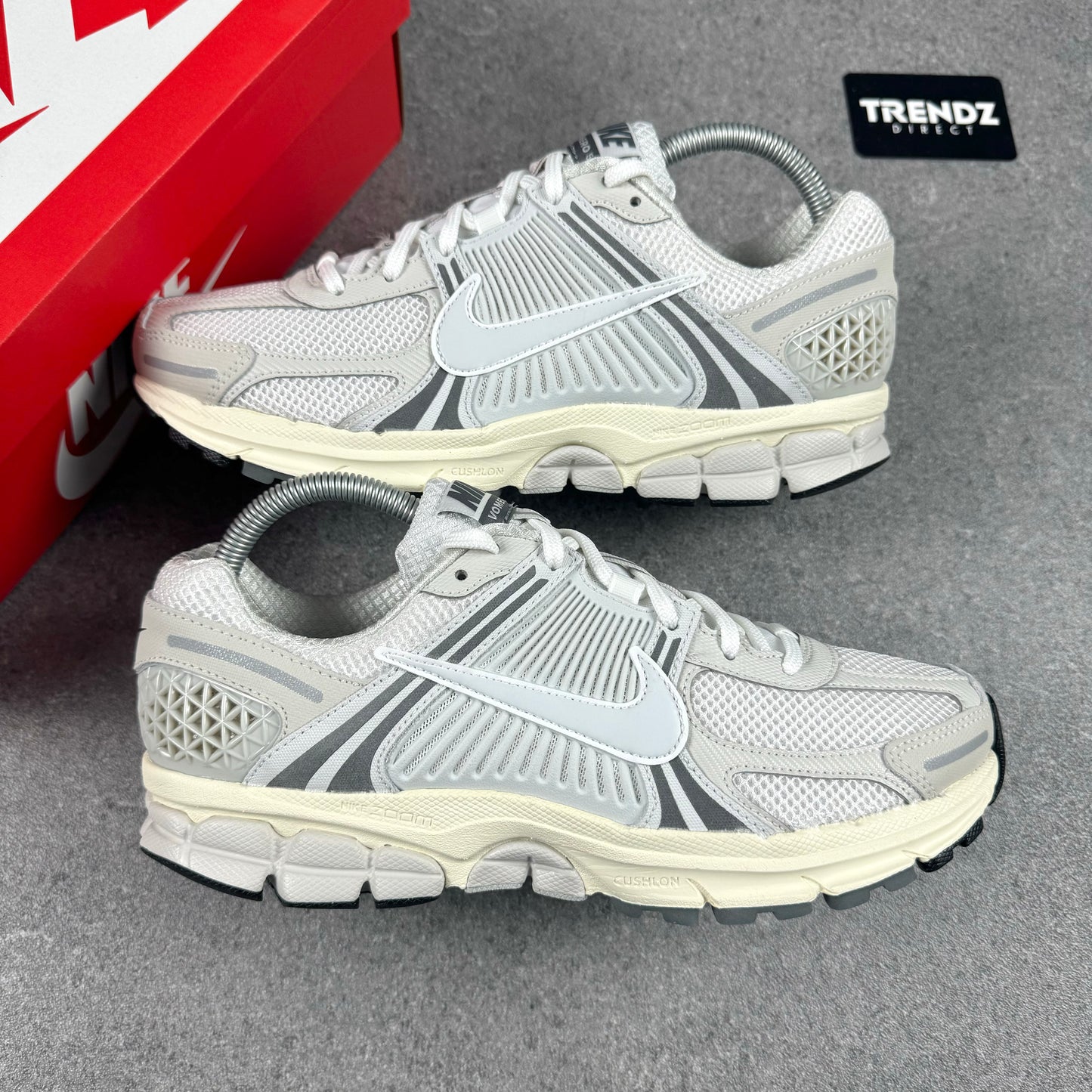 NIKE ZOOM VOMERO 5 - PLATINUM TINT