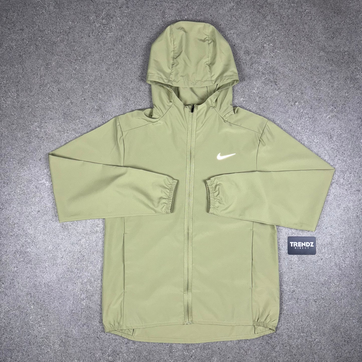 NIKE REPEL WINDRUNNER - OLIVE