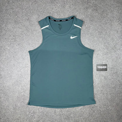 NIKE MILER VEST & SHORTS SET - JUNGLE GREEN