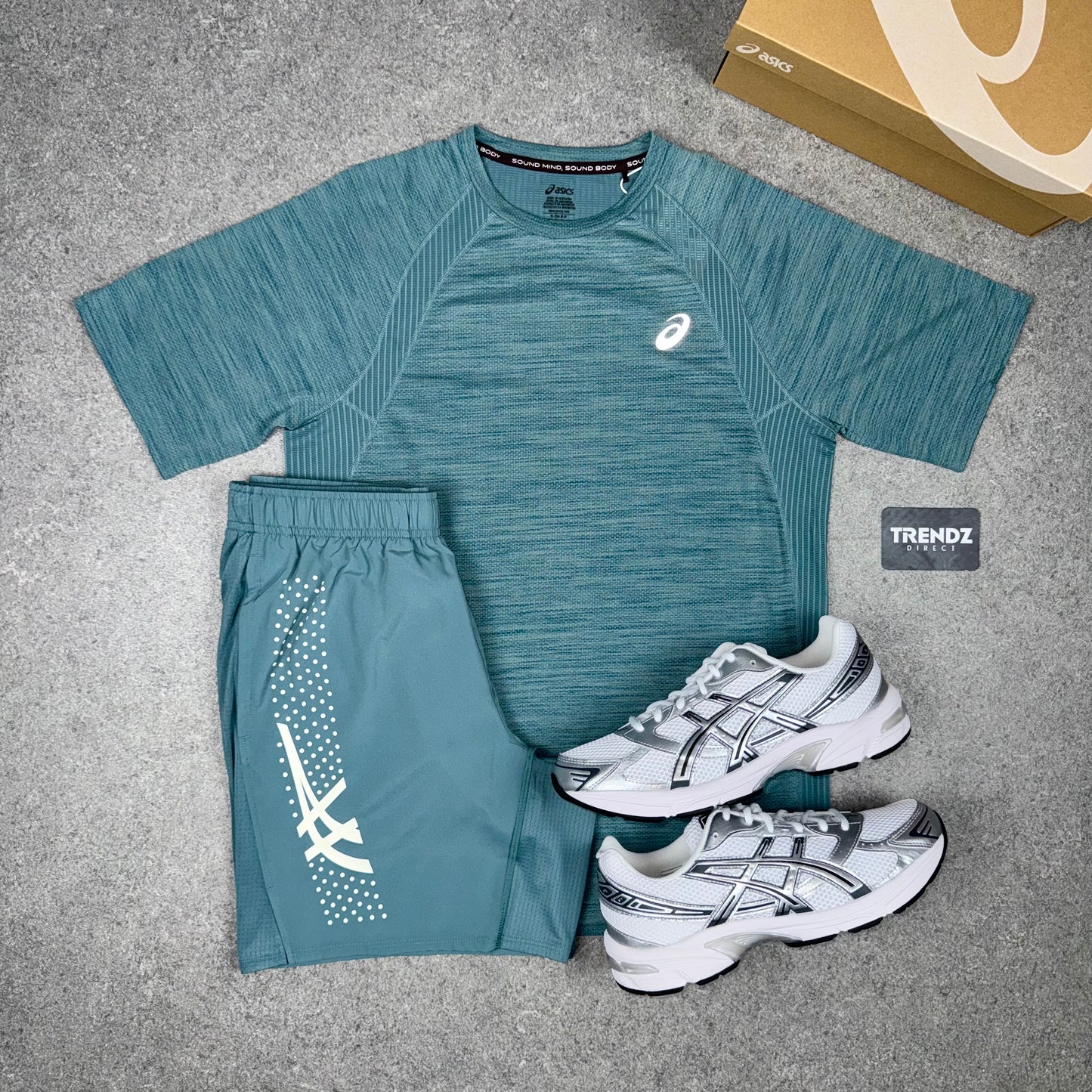 ASICS ROAD SEAMLESS T-SHIRT & ICON SHORTS SET - FOGGY TEAL