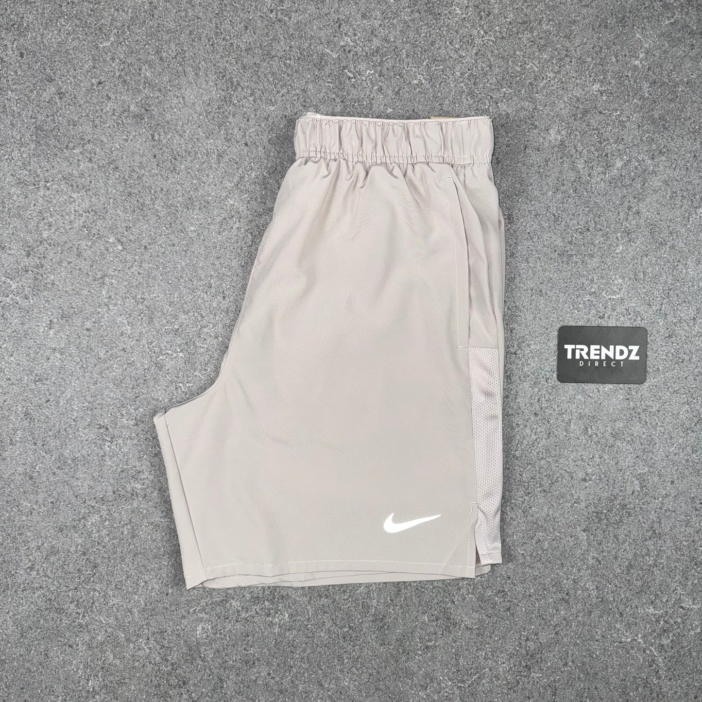 NIKE CHALLENGER SHORTS - CREAM