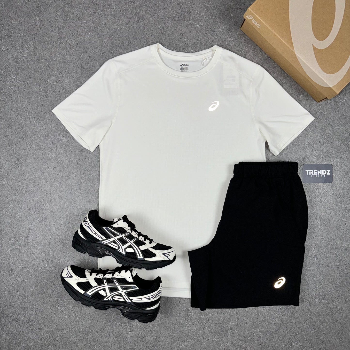 ASICS CORE T-SHIRT & SHORTS SET - CREAM/BLACK