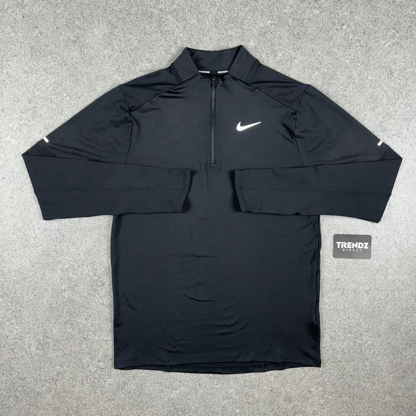 NIKE ELEMENT HALF ZIP - BLACK