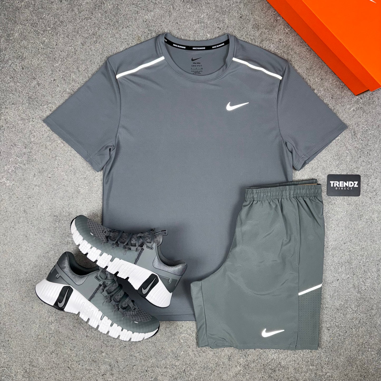 NIKE MILER T-SHIRT & MILER SHORTS SET - GREY