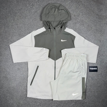 NIKE UV WINDBREAKER & SHORTS SET - BEIGE