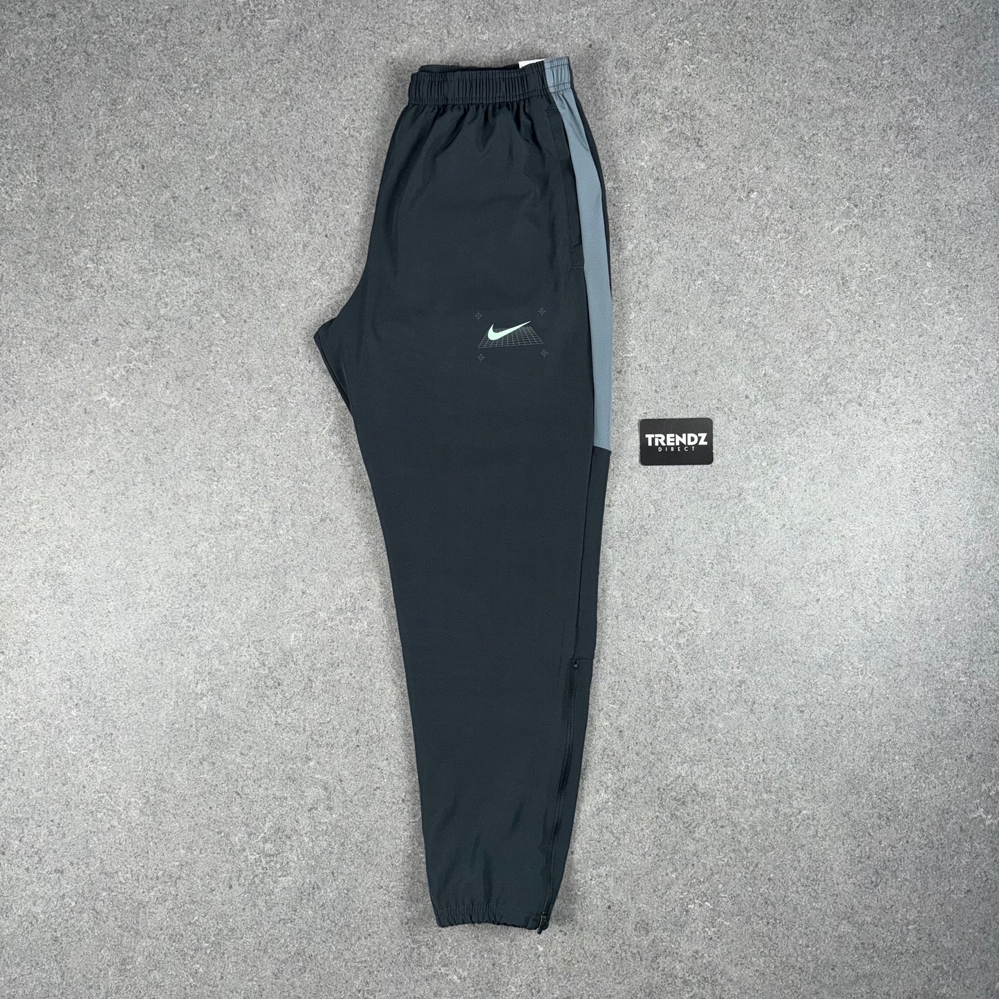 NIKE PERFORMANCE REPEL TRACKSUIT - GREY