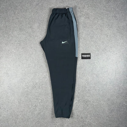 NIKE PERFORMANCE REPEL TRACKSUIT - GREY