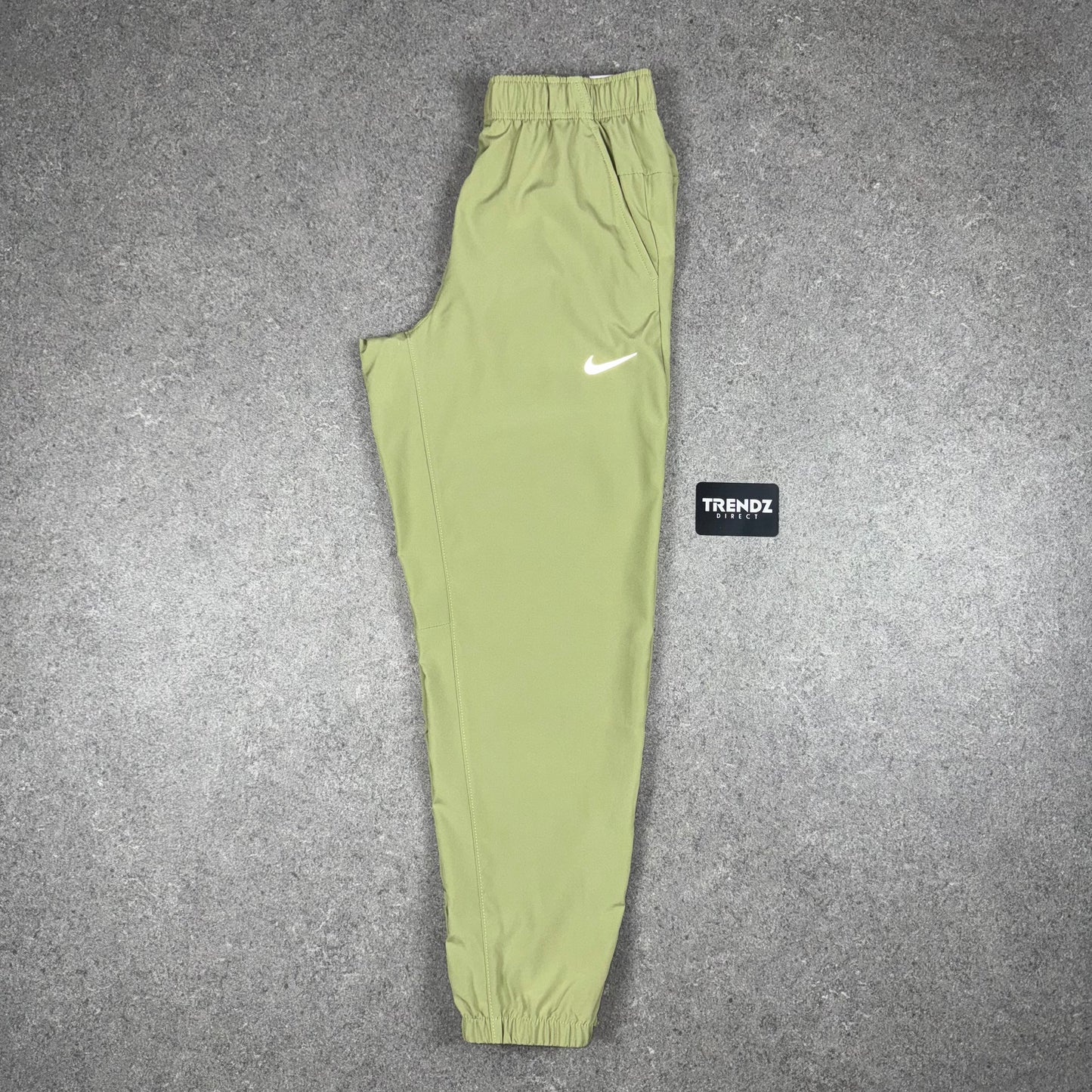 NIKE DRI-FIT CHALLENGER PANTS - OLIVE
