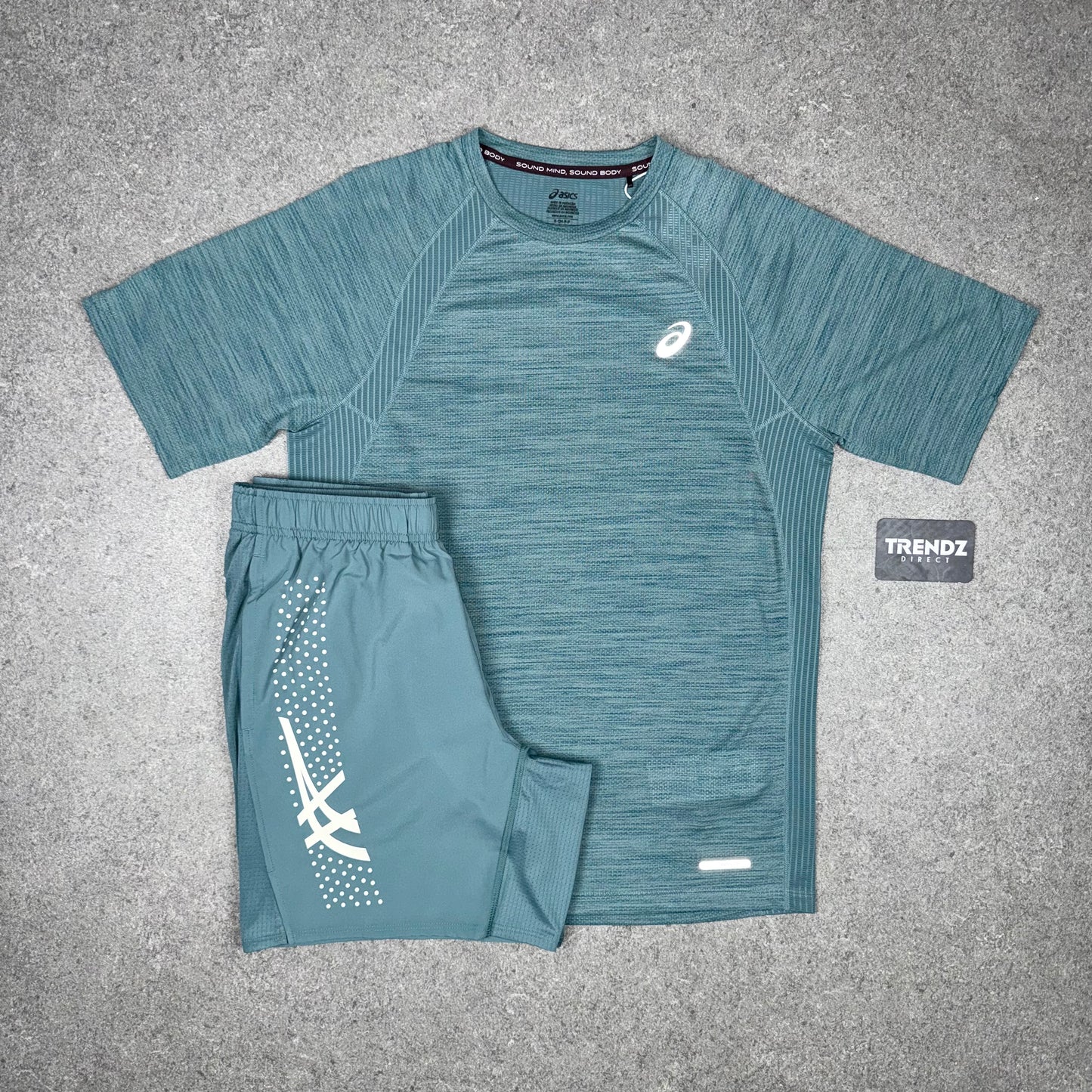 ASICS ROAD SEAMLESS T-SHIRT & ICON SHORTS SET - FOGGY TEAL