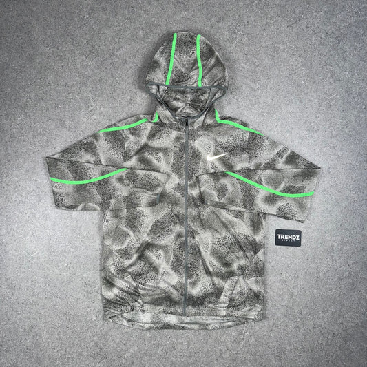 NIKE IMPOSSIBLY LIGHT FOG WINDBREAKER - GREY/GREEN