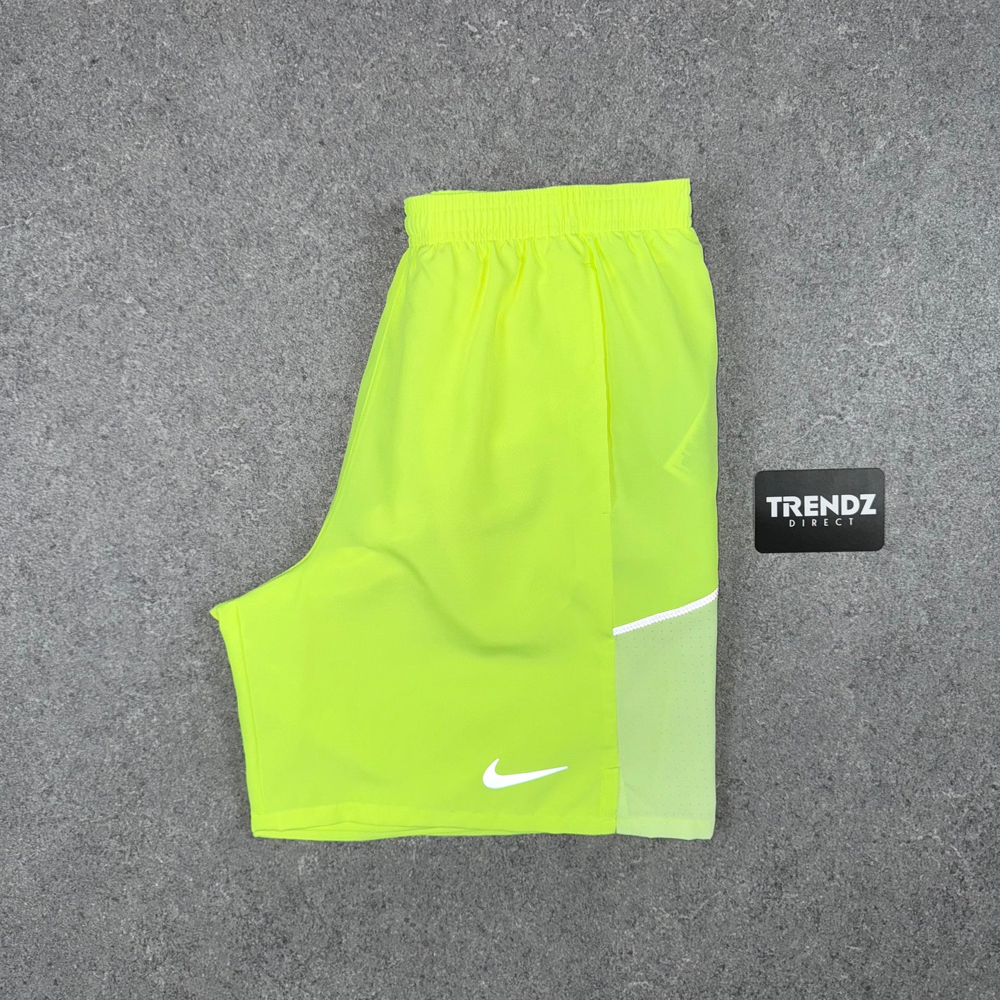 NIKE MILER SHORTS - VOLT
