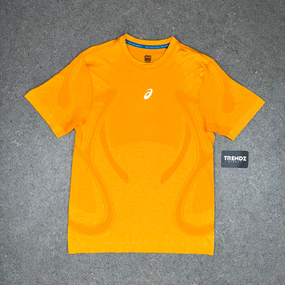 ASICS SEAMLESS T-SHIRT & SHORTS SET - ORANGE/BLACK