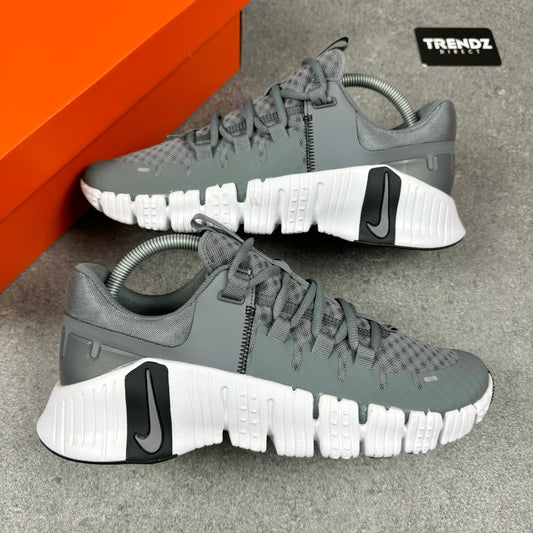 NIKE METCON 5 - GREY
