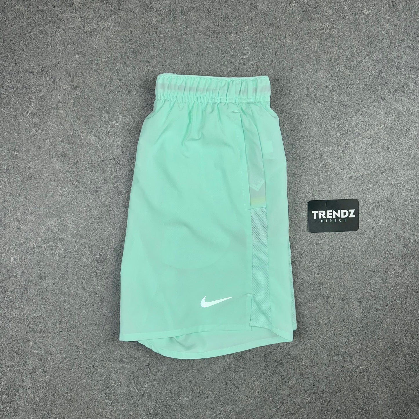 NIKE CHALLENGER SHORTS - MINT FOAM