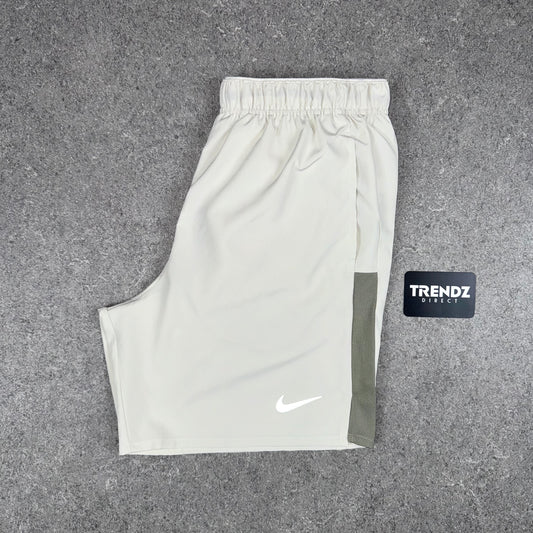 NIKE CHALLENGER SHORTS - BEIGE