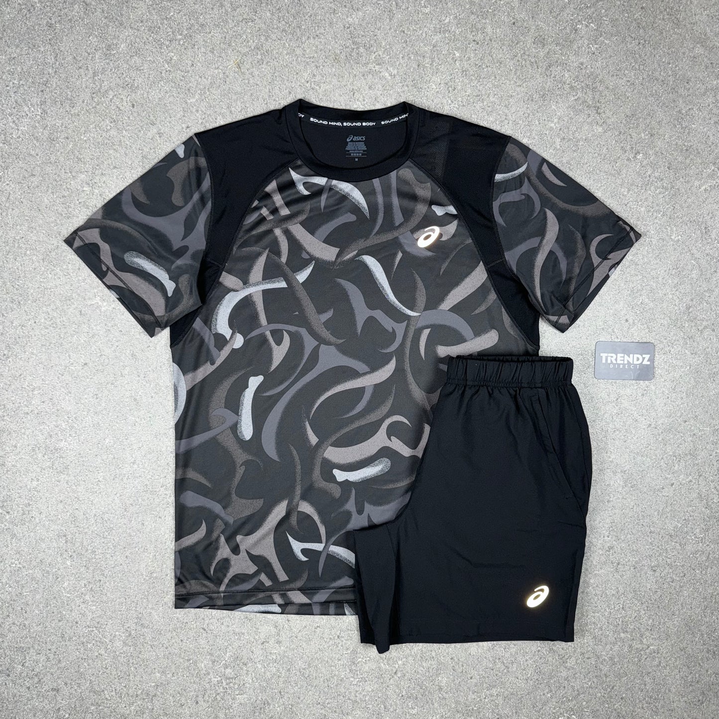 ASICS ROAD ALL OVER PRINT T-SHIRT & SHORTS SET - BLACK