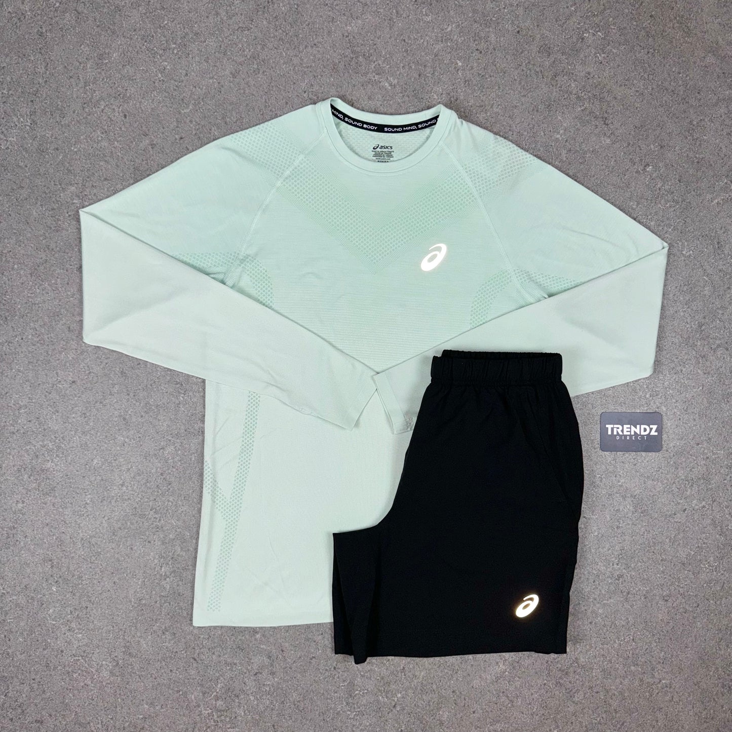 ASICS SEAMLESS LONGSLEEVE TOP & SHORTS SET - LIGHT MINT/BLACK