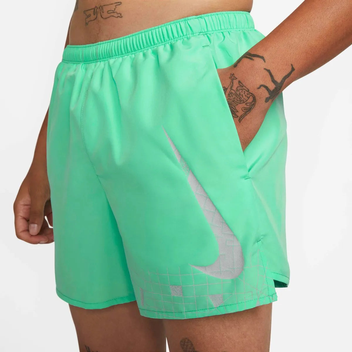 NIKE RUN DIVISION SHORTS - MINT