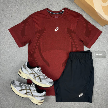 ASICS SEAMLESS T-SHIRT & PERFORMANCE SHORTS SET - DARK RED/BLACK